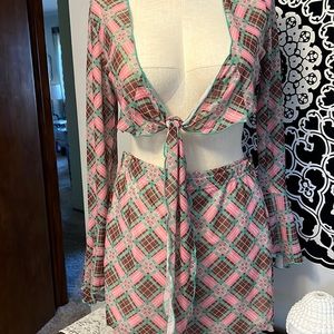 2 piece skirt and open tie - long sleeve top